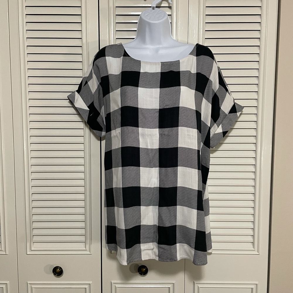 NWOT Rock and Republic short sleeve top L